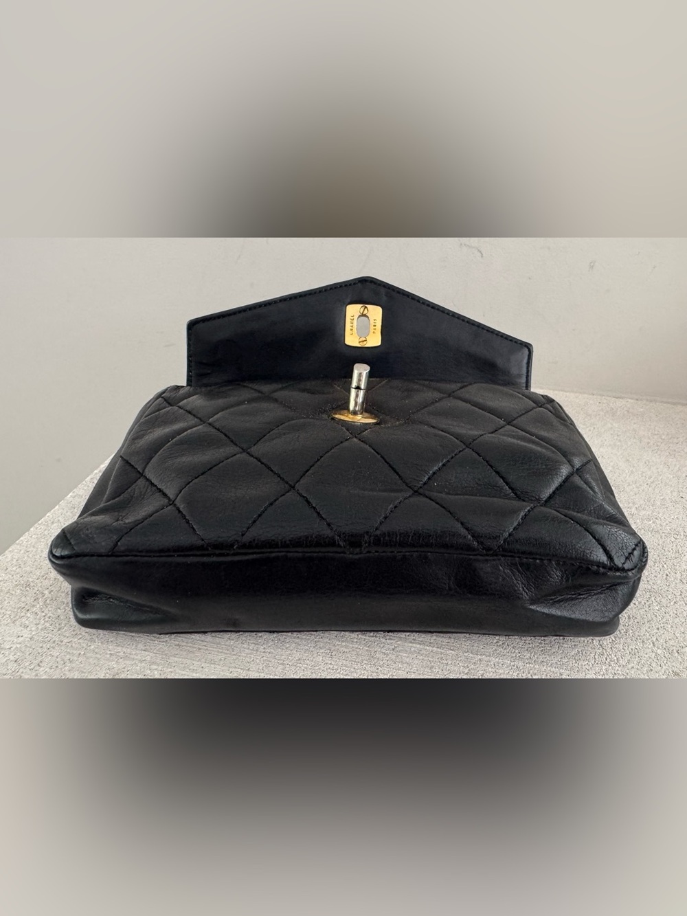 CHANEL Vintage Black Quilted Lambskin CC Turn Lock Belt Bag Bum Bag 75/30 - Picture 12 of 16